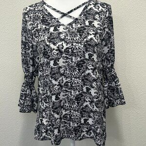 Be Divine black and white print blouse, elastic band bell sleeve, medium
